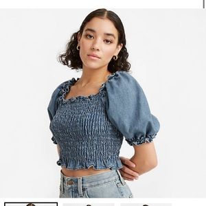 NWT- Levi’s REY SMOCKED SHORT SLEEVE BLOUSE